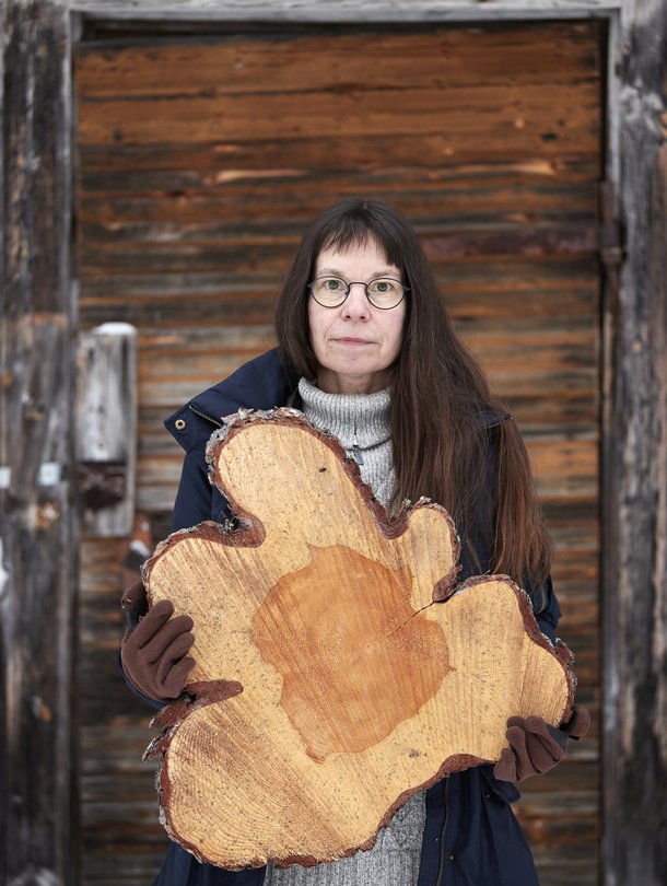 "Se vähän toisi toivoa, jos edes Suomen valtion omistamat vanhat metsät suojeltaisiin. Ihme, jos Suomella ei ole siihen varaa. Niitä on niin vähän jäljellä", Aura Koivisto sanoo.