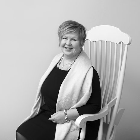 ”Henkilökunta on omaisten kanssa samalla puolella ja tavoittelee vanhuksen hyvää”, sanoo palvelukeskuksen johtaja Helena Venetvaara-Nurmi.