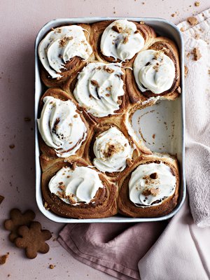 Pehmoiset puustit kätkevät sisälleen uunissa ihanasti rapeutuvaa piparitaikinaa.