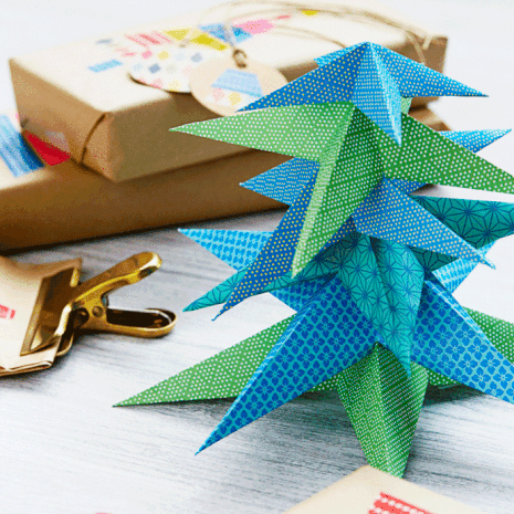 Valmis origamikuusi.