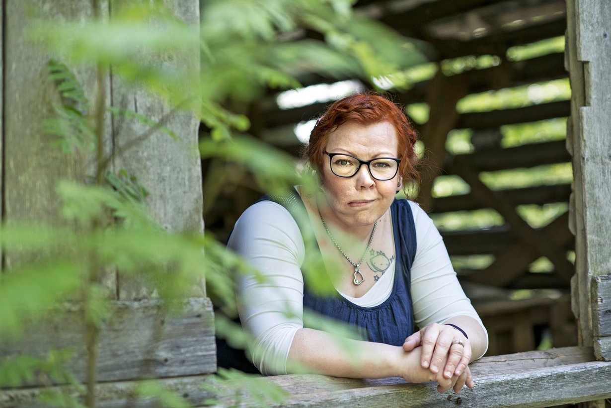 Riikka Niemelä, 41, asuu Kempeleessä. Perheeseen kuuluvat mies sekä 3- ja 10-vuotiaat pojat. Vapaa-aikanaan Riikka kirjoittaa runoja – ja hävittää ne kiireesti.