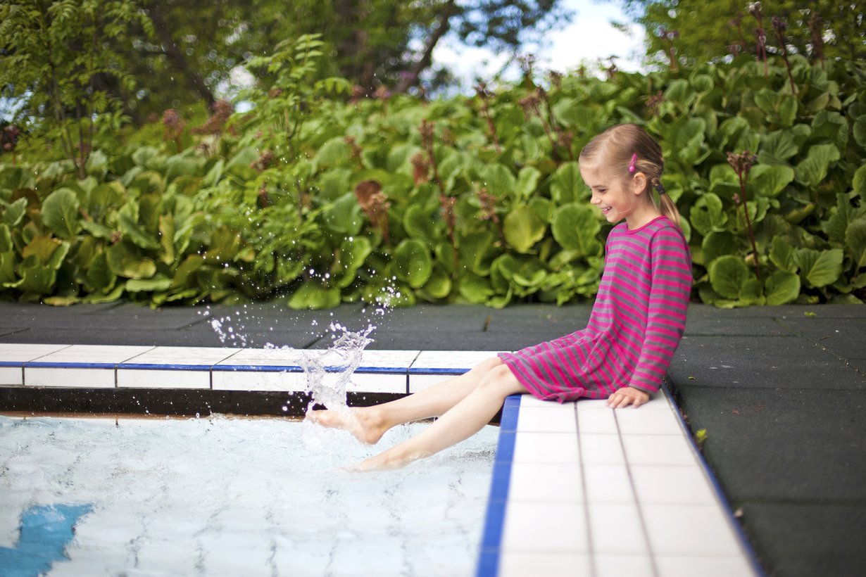 Olga Laukkanen, 7, asuu Turussa äidin, isän ja pikkusiskon kanssa. Hän aloittaa syksyllä toisen luokan. Olga harrastaa partiota, leikkimistä ja piirtämistä.