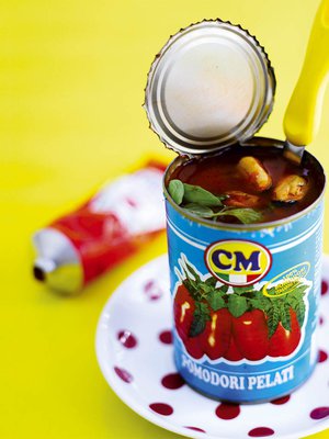 Kuuma simpukkakeitto saa makua chilistä ja oluesta.