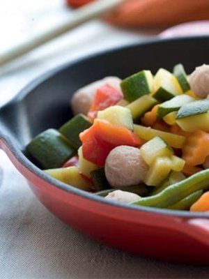 Arkena keittiössä ei tarvitse kuhnata tuntitolkulla. Siskonmakkarasta tykkää koko perhe.