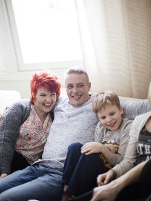 Riitta ja Mika Koivula asuvat Kauhajoella. Heillä on neljä lasta, joista tähän kuvaan mahtui Aaron.