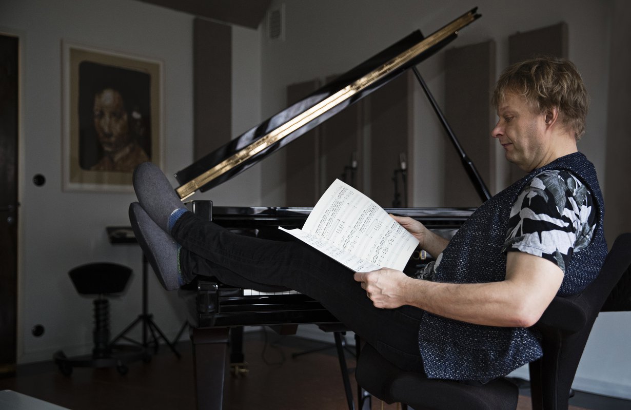 Kotona taiteilijakoti Lallukassa on oma huone musiikille.
