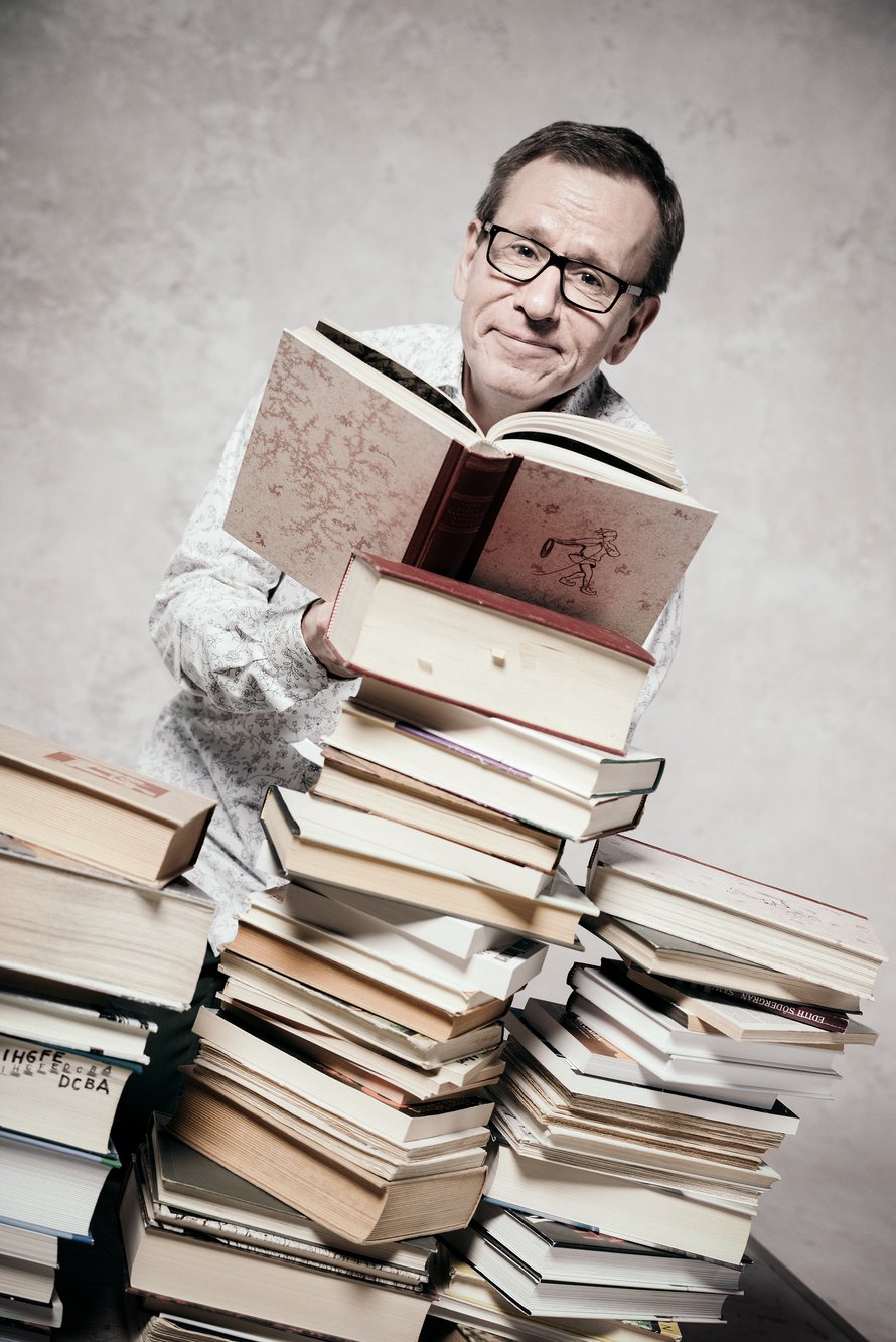 Seppo Puttonen on Ylen kirjallisuustoimittaja.