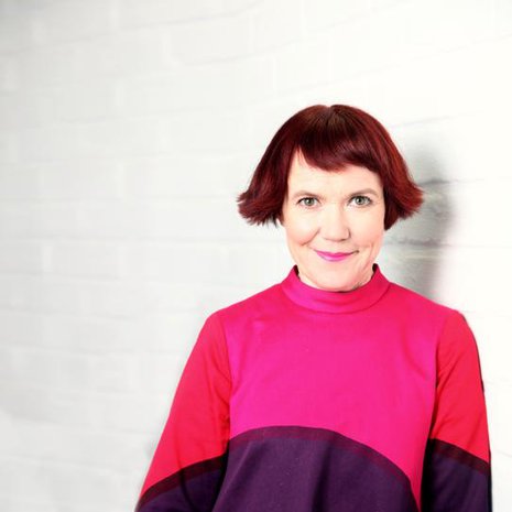 Rosa Liksomin uusi romaani Everstinna – Erään ajan anatomia (Like) ilmestyy 7.9. Romaani kertoo vallasta ja siihen alistumisesta perheessä, juuri itsenäistyneessä valtiossa ja Euroopassa.