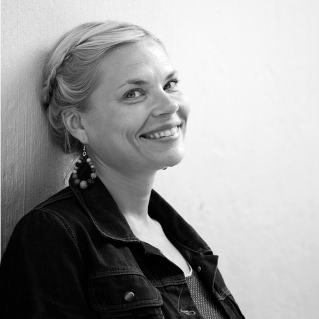 Sanna Rikala on 37-vuotias tamperelainen tutkija ja yhteiskuntatieteiden tohtori, joka jaksaa olla tehokas, kun saa välillä nukkua pari tuntia pidempään.