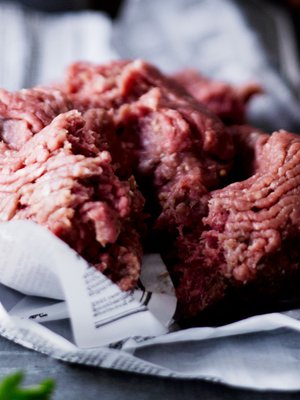 Jauhelihasta saa vaikka mitä, joten sitä voi rauhassa ostaa reilun annoksen.