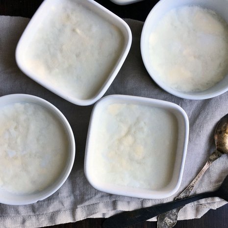 Koska viilin voi tehdä helposti itse, muovipurkkien kantaminen kaupasta on turhaa.