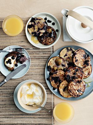 Tarjoa lettujen kaverina vaniljarahkaa hunajalla.