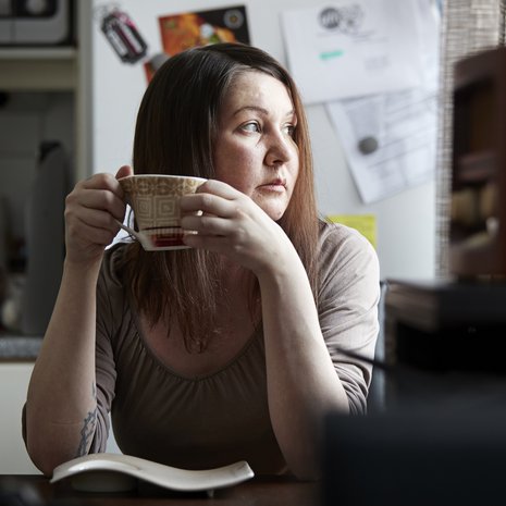 ”Viha tekijöitä kohtaan oli hirveä. Halusin siitä eroon, koska se söi minua elävältä”, Heini kertoo.