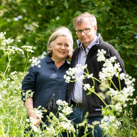 Kirsi ja Heikki Hiilamo käyvät usein yhdessä kävelyllä, jolloin keskustellaan paljon.