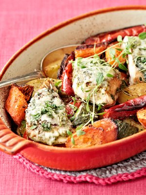 Uunikasvisten joukkoon sopivat kaikki kasvikset ja juurekset, joita kaapistasi löytyy.