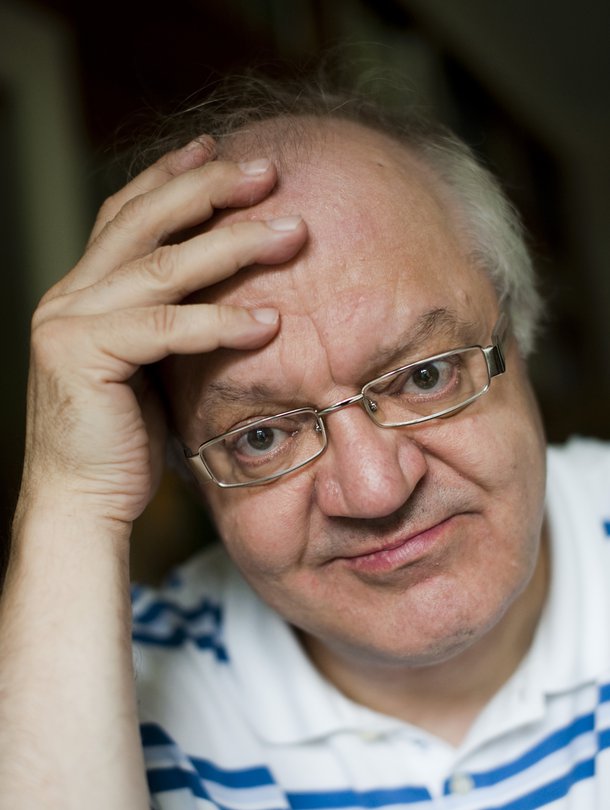 Jari Sinkkonen sanoo, että vaikka lapsi ei harrastaisi mitään, hänellä on ”suuri riski” kasvaa ihan normaaliksi.