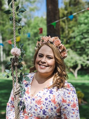 ”On upeaa palata takaisin ehkä sen kaikkein rakkaimman asian äärelle eli laulamaan”, Hanna Kinnunen iloitsee.