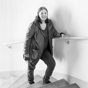 ”Tavara on joukkoon kuulumisen väline, eikä pienellä lapsella ole vielä keinoja kyseenalaistaa sitä”, Malva Green tietää.