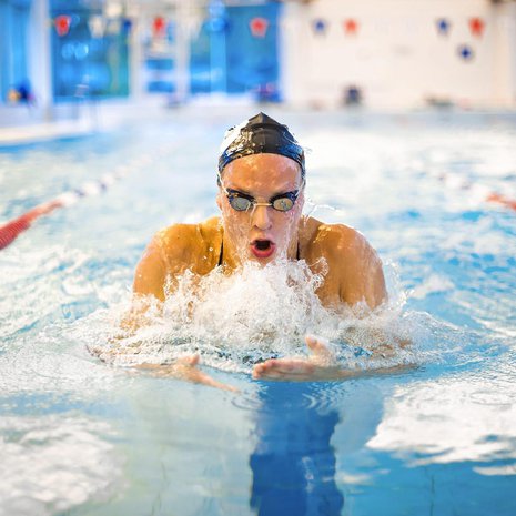 Jenna Laukkanen, 22, on erikoistunut rintauintiin. Hän voitti pitkän radan EM-kilpailuissa 2016 pronssia 50 metrin rintauinnissa ja lyhyen radan EM-kilpailuissa 2015 kultaa sekä 50 metrin että 100 metrin rintauinnissa.