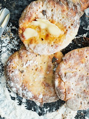 Lepuska tarkoittaa pehmeää rieskaa ja on kotoisin Etelä-Karjalasta.